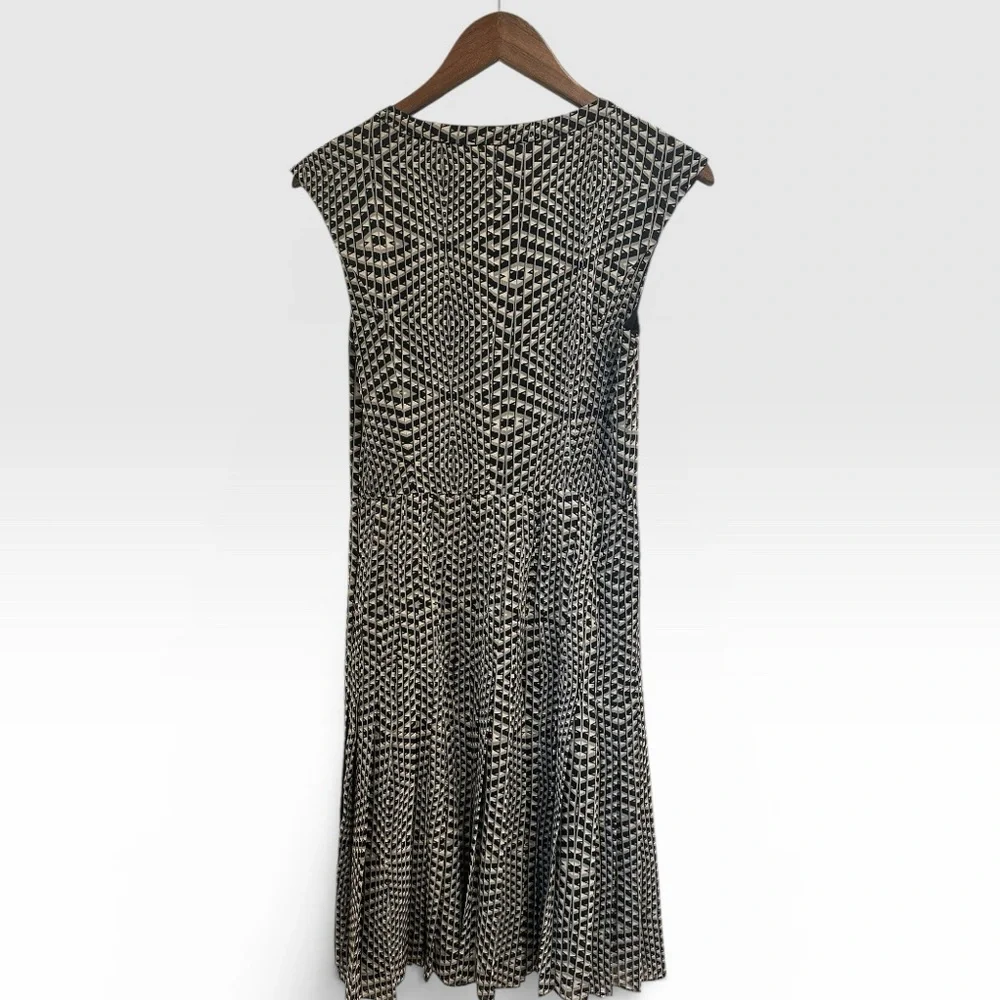 Halogen Dress Pleated Fit Flare Black Cream Women’s Size 6